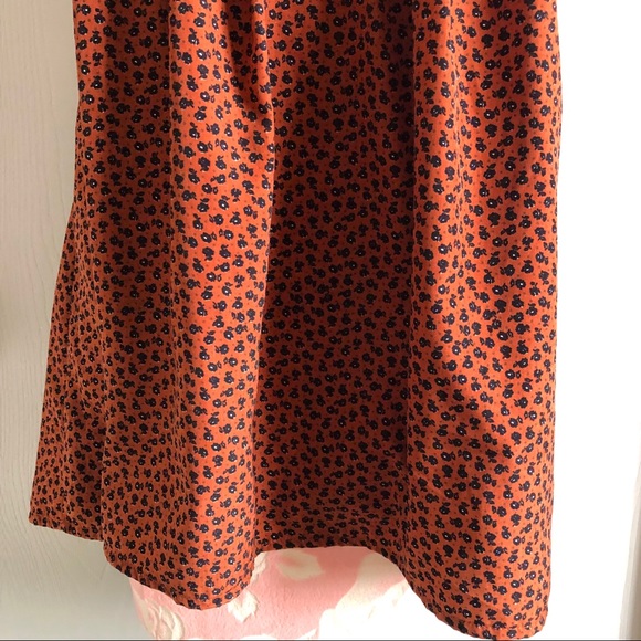 ❤️3 for $10!❤️ Flowy Dark Orange Floral Bead Top - Picture 3 of 8